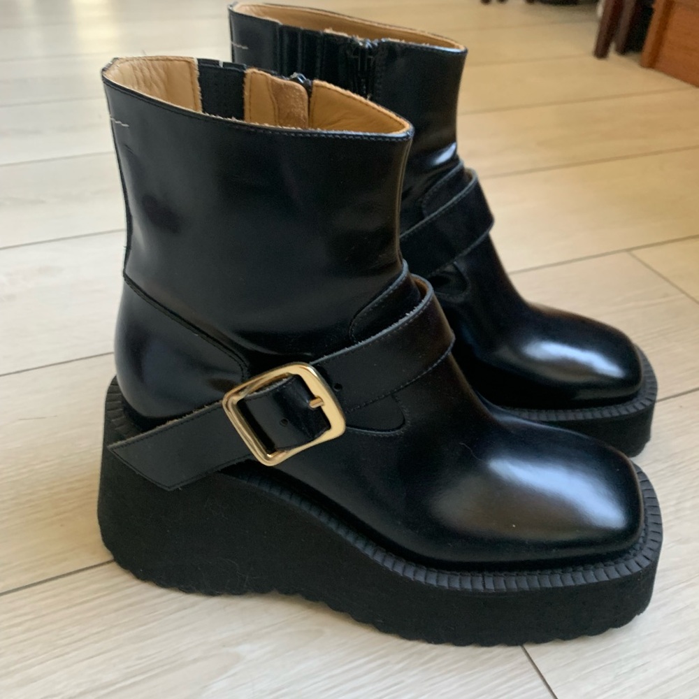 MM6 Maison Martin Margiela Buckled Leather Wedge Boots 40 / US 9.5